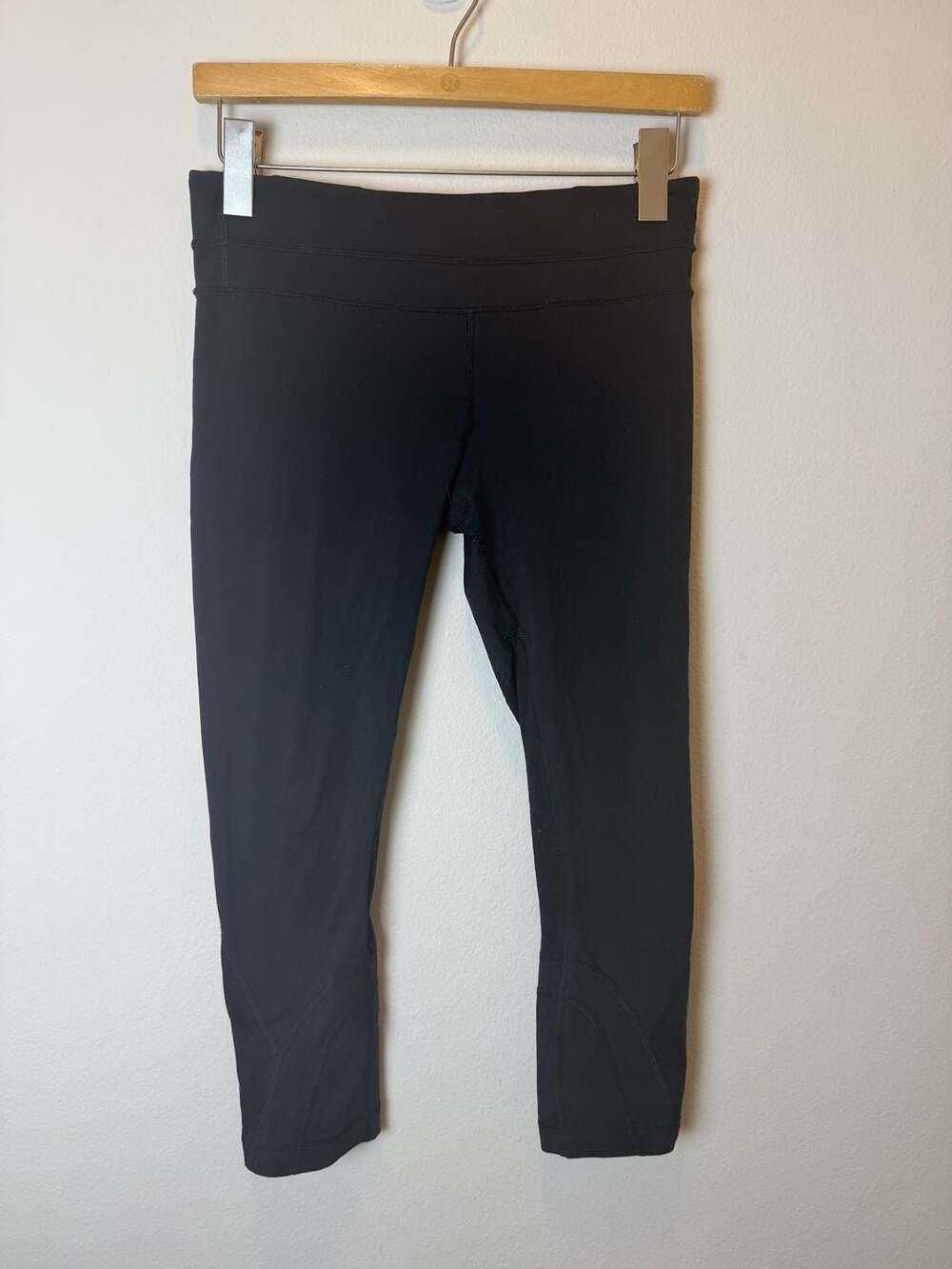 Lululemon Athletica Black Cropped Leggings with Back Zipper Pocket